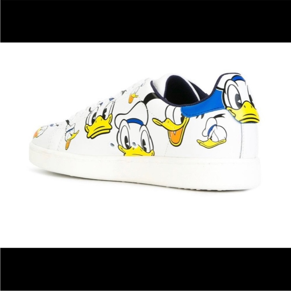 EUC Master Of Arts MOA Donald Duck sneakers